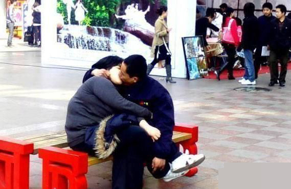 我们的糊口布满豪情 搞笑图片笑死人