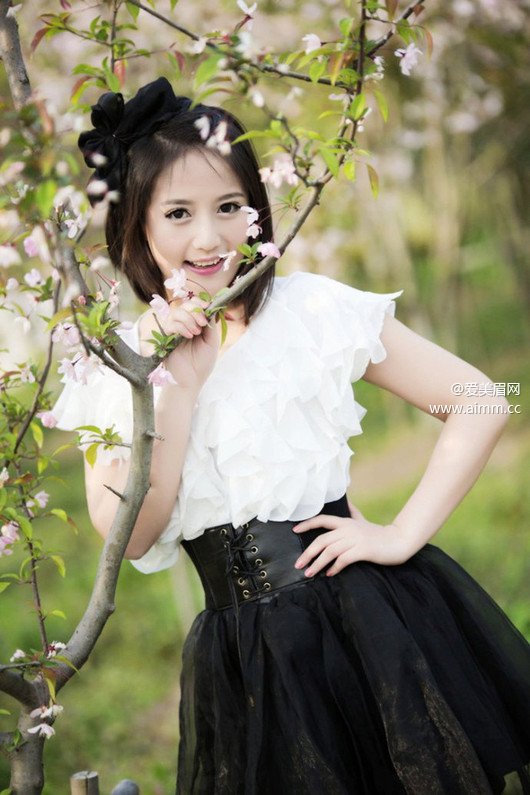 芳华丽少女唯美校花糊口照