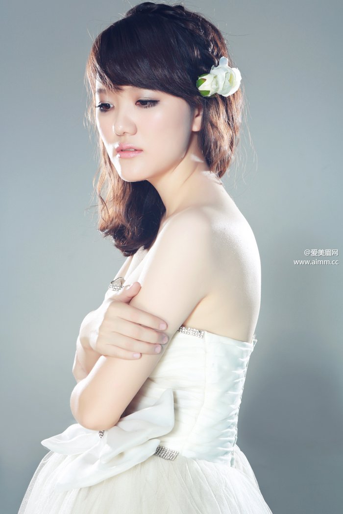 小清爽妹子优雅淡妆写真